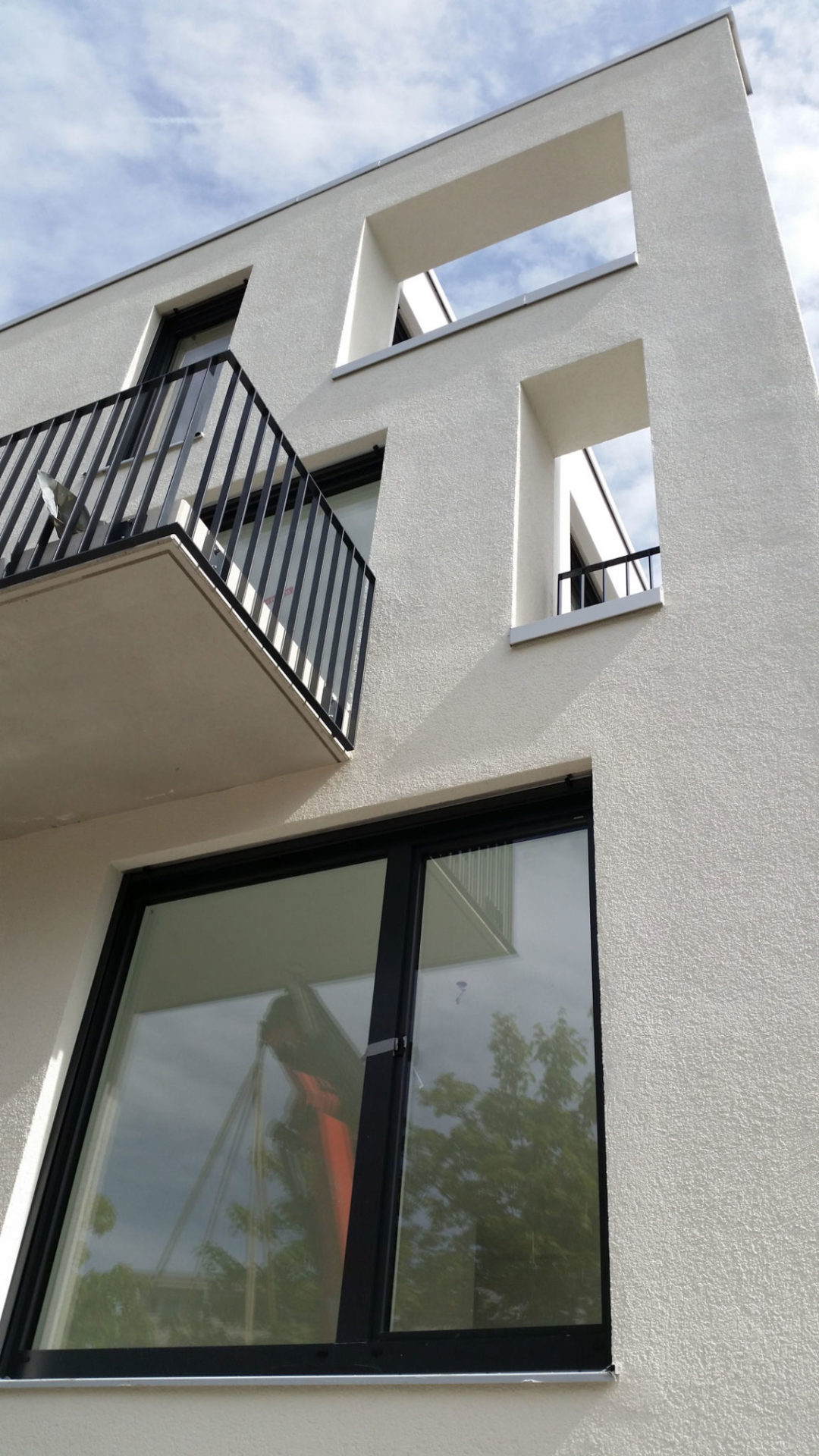 building combines functional business premises